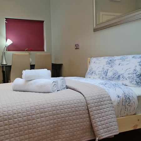 London Malvern Road Rooms To Let ภายนอก รูปภาพ